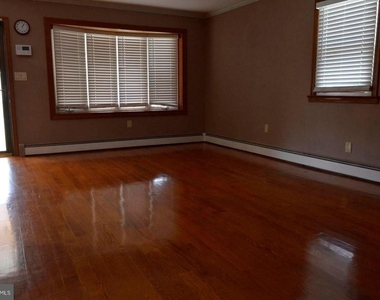 3131 Clive Avenue - Photo Thumbnail 1