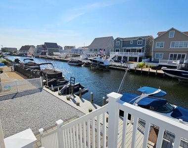 52 Nancy Drive - Photo Thumbnail 9