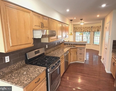 25 Benjamin Rush Lane - Photo Thumbnail 15