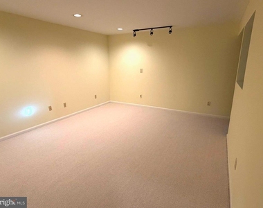 25 Benjamin Rush Lane - Photo Thumbnail 27
