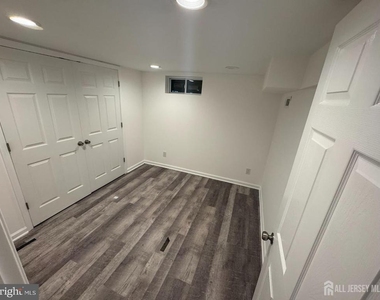 51 Kenwood Terrace - Photo Thumbnail 15