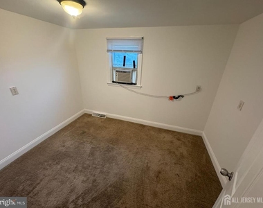 51 Kenwood Terrace - Photo Thumbnail 12