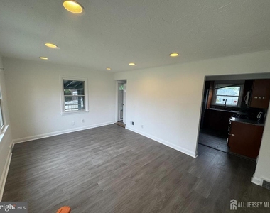 51 Kenwood Terrace - Photo Thumbnail 1