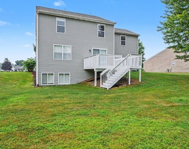 352 Laurel Wood Street - Photo Thumbnail 20