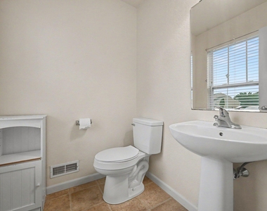 352 Laurel Wood Street - Photo Thumbnail 5