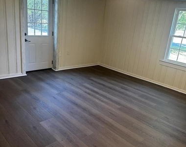 51 Wallace Road - Photo Thumbnail 4