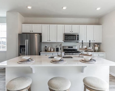 243 Macoun Way - Photo Thumbnail 8
