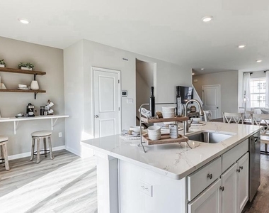 243 Macoun Way - Photo Thumbnail 10