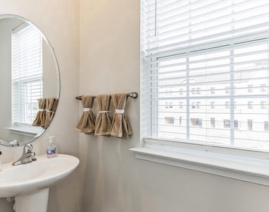 243 Macoun Way - Photo Thumbnail 12
