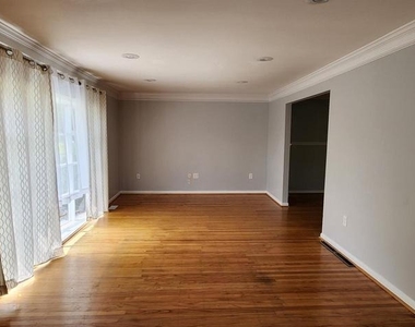 301 Overbrook Avenue - Photo Thumbnail 4