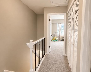 937 Woodstock Court - Photo Thumbnail 9