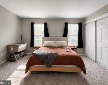 937 Woodstock Court - Photo Thumbnail 1