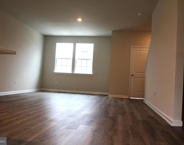 102 Jonagold Drive - Photo Thumbnail 8