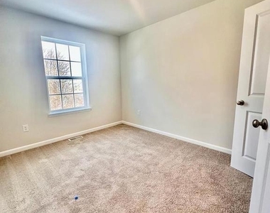 102 Jonagold Drive - Photo Thumbnail 15