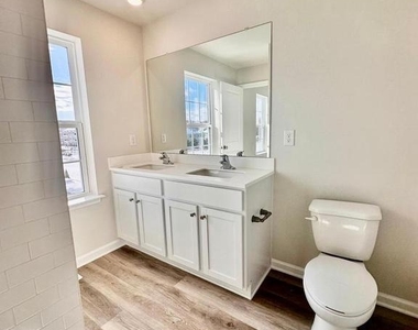 102 Jonagold Drive - Photo Thumbnail 14