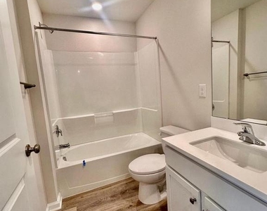 102 Jonagold Drive - Photo Thumbnail 16
