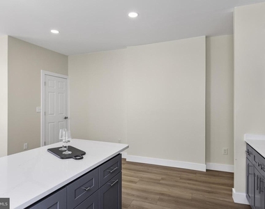607 Station Avenue - Photo Thumbnail 15
