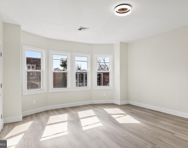 607 Station Avenue - Photo Thumbnail 3