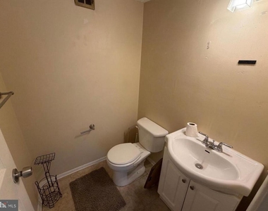 38 Chiswick Drive - Photo Thumbnail 8