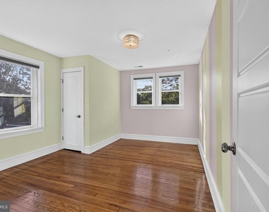 21 E Redman Avenue - Photo Thumbnail 38