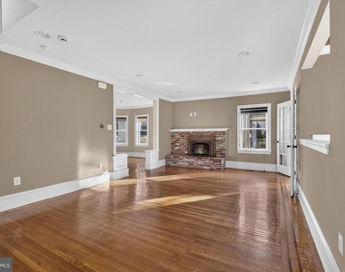 21 E Redman Avenue - Photo Thumbnail 13
