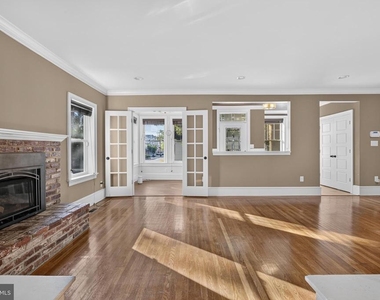 21 E Redman Avenue - Photo Thumbnail 17