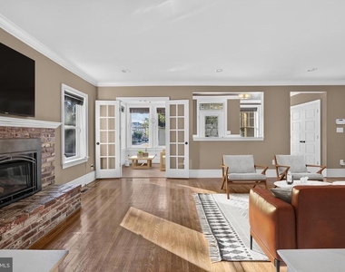 21 E Redman Avenue - Photo Thumbnail 18