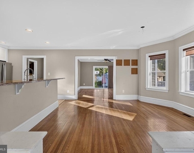 21 E Redman Avenue - Photo Thumbnail 20