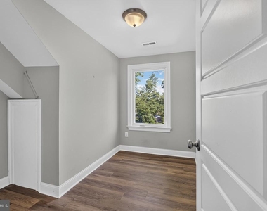 21 E Redman Avenue - Photo Thumbnail 57