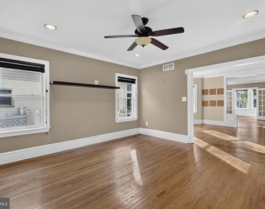 21 E Redman Avenue - Photo Thumbnail 32