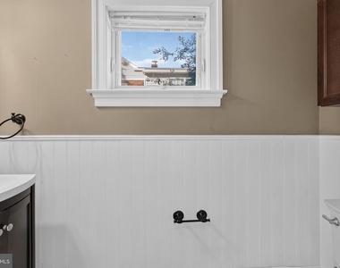 21 E Redman Avenue - Photo Thumbnail 28