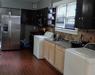 380 Garden Avenue - Photo Thumbnail 11