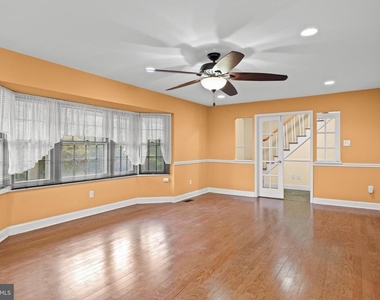 10 Traynor Lane - Photo Thumbnail 7