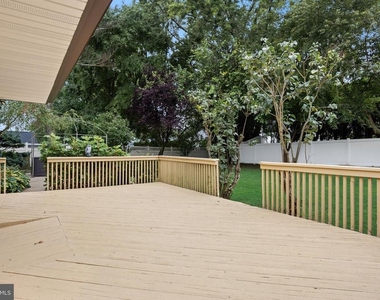 10 Traynor Lane - Photo Thumbnail 24