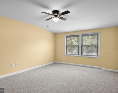 10 Traynor Lane - Photo Thumbnail 18