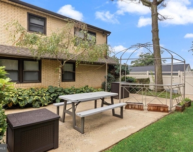 10 Traynor Lane - Photo Thumbnail 22