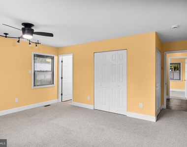 10 Traynor Lane - Photo Thumbnail 14
