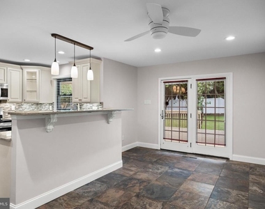 10 Traynor Lane - Photo Thumbnail 4