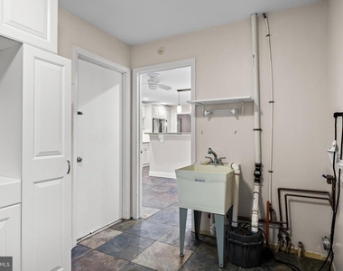 10 Traynor Lane - Photo Thumbnail 10