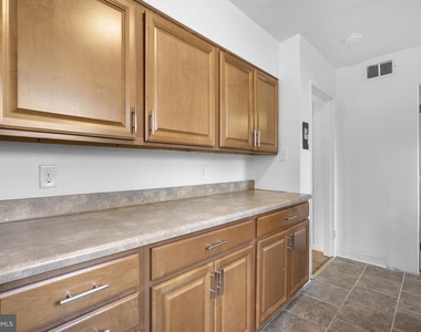6212 Carters Lane - Photo Thumbnail 10
