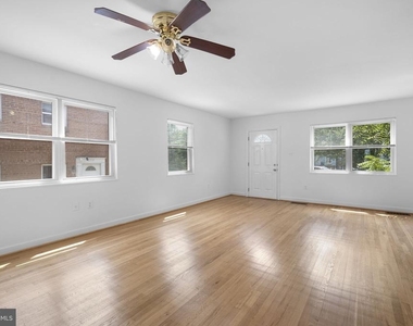 6212 Carters Lane - Photo Thumbnail 4