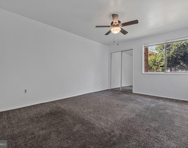 7170 Donnell - Photo Thumbnail 24