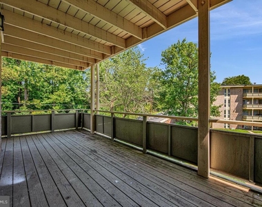 7170 Donnell - Photo Thumbnail 29