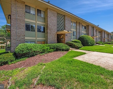 7170 Donnell - Photo Thumbnail 4