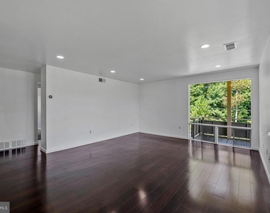 7170 Donnell - Photo Thumbnail 11