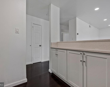 7170 Donnell - Photo Thumbnail 18