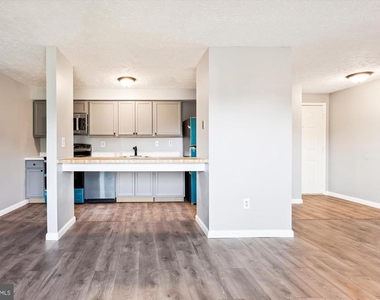 12405 Hickory Tree Way - Photo Thumbnail 5