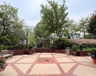 7500 Woodmont Avenue - Photo Thumbnail 28