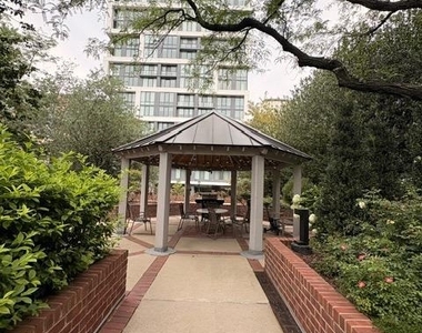 7500 Woodmont Avenue - Photo Thumbnail 31