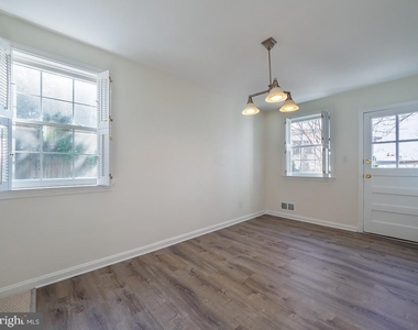 2702 Navarre Drive - Photo Thumbnail 12